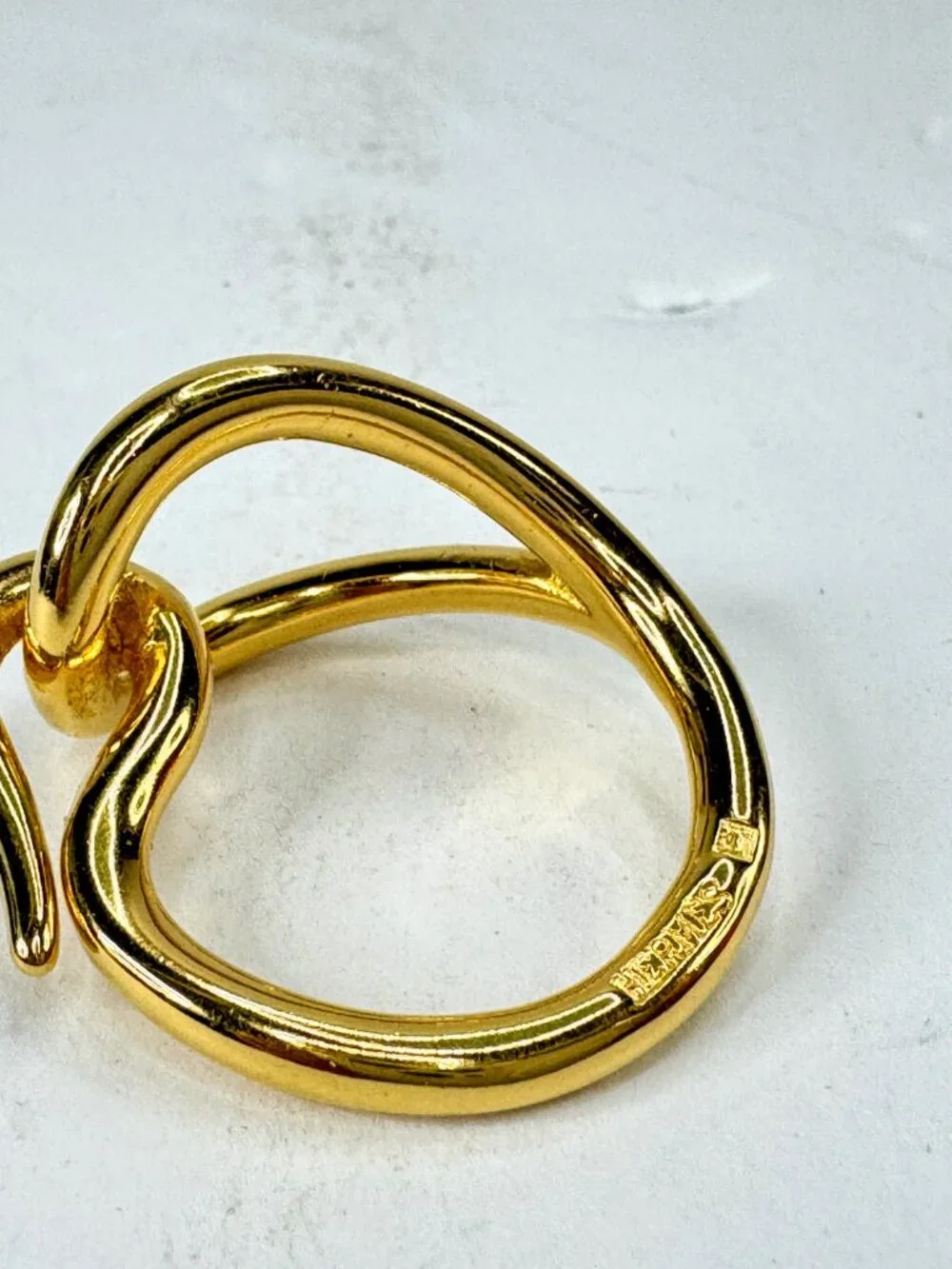 Vintage Hermès Anneau De Foulard Golden Metal Scarf Ring with Pouch GS856